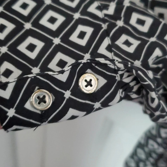 White House Black Market 100% Silk with a Two Option Sleeve Up or Down - Picture 4 of 13